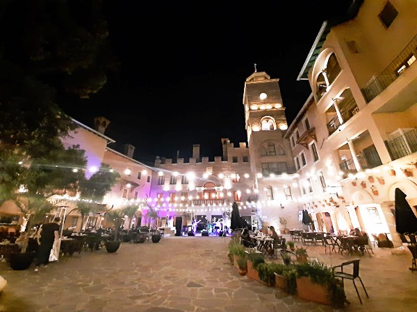 Torrepueblo panorámica de noche